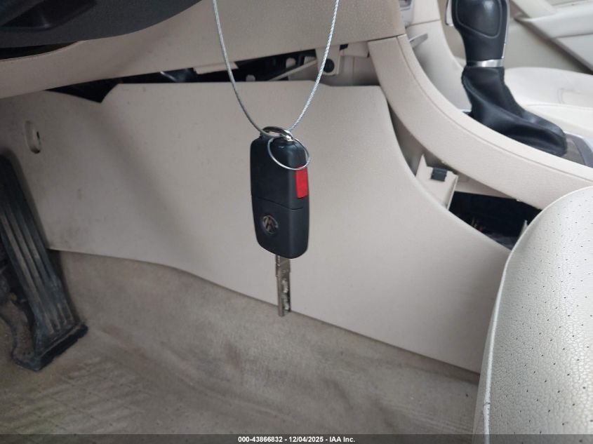 2013 Volkswagen Passat 2.0L Tdi Se VIN: 1VWBN7A3XDC109658 Lot: 43866832