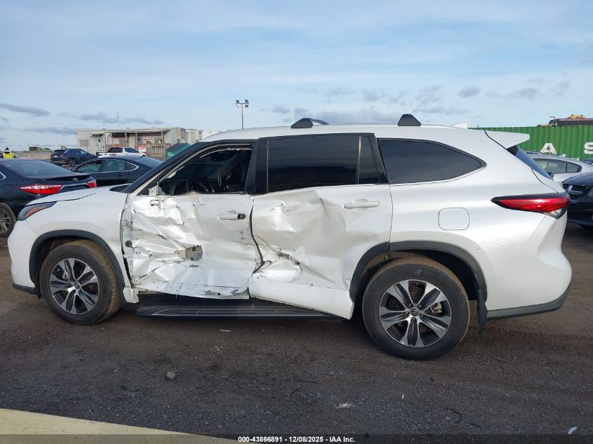 2022 Toyota Highlander Hybrid Xle VIN: 5TDGBRCH6NS548751 Lot: 43866891