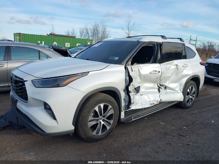 2022 Toyota Highlander Hybrid Xle VIN: 5TDGBRCH6NS548751 Lot: 43866891