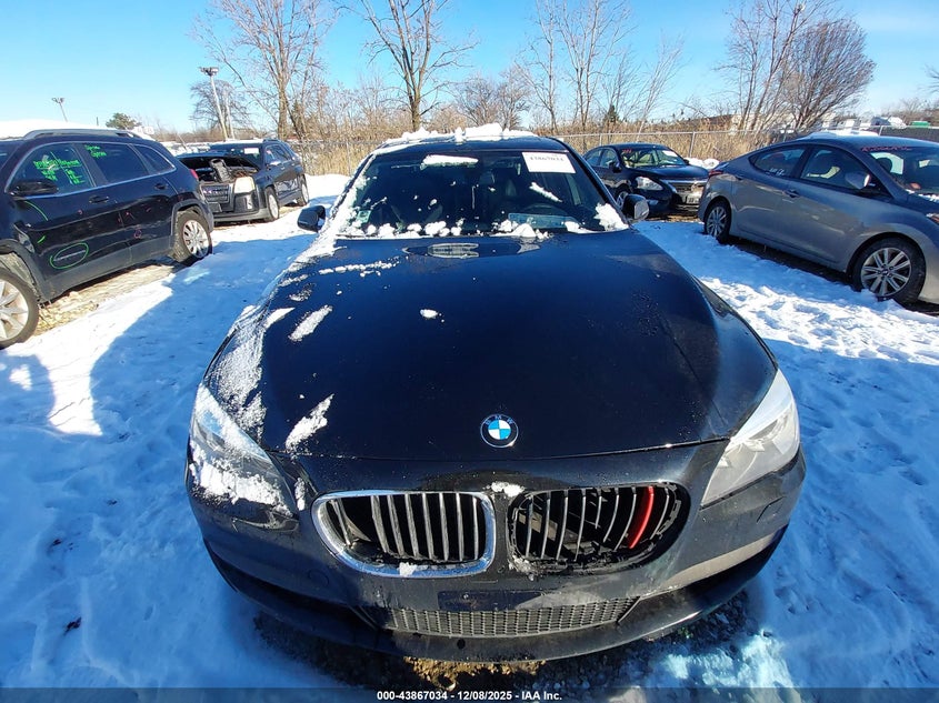 WBAYF8C59DD141636 2013 BMW 7ER photo no. 12