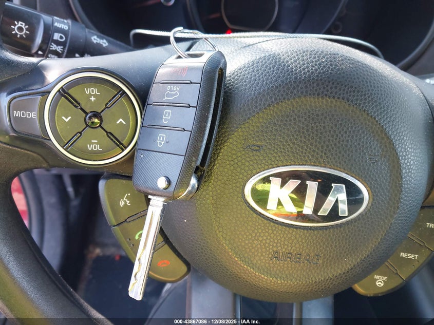 KNDJP3A5XG7830028 2016 KIA SOUL photo no. 11