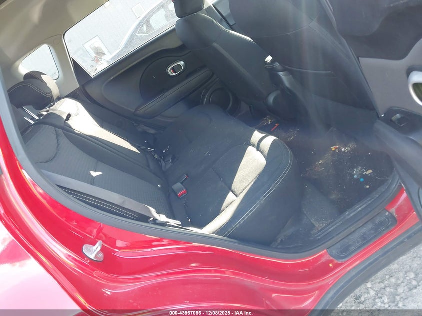 KNDJP3A5XG7830028 2016 KIA SOUL photo no. 8
