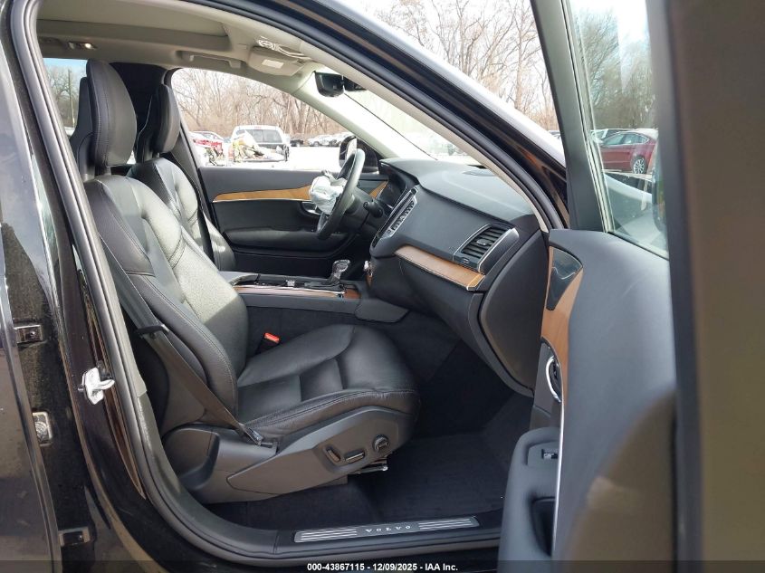 2022 Volvo XC90 - YV4A221K2N1811615
