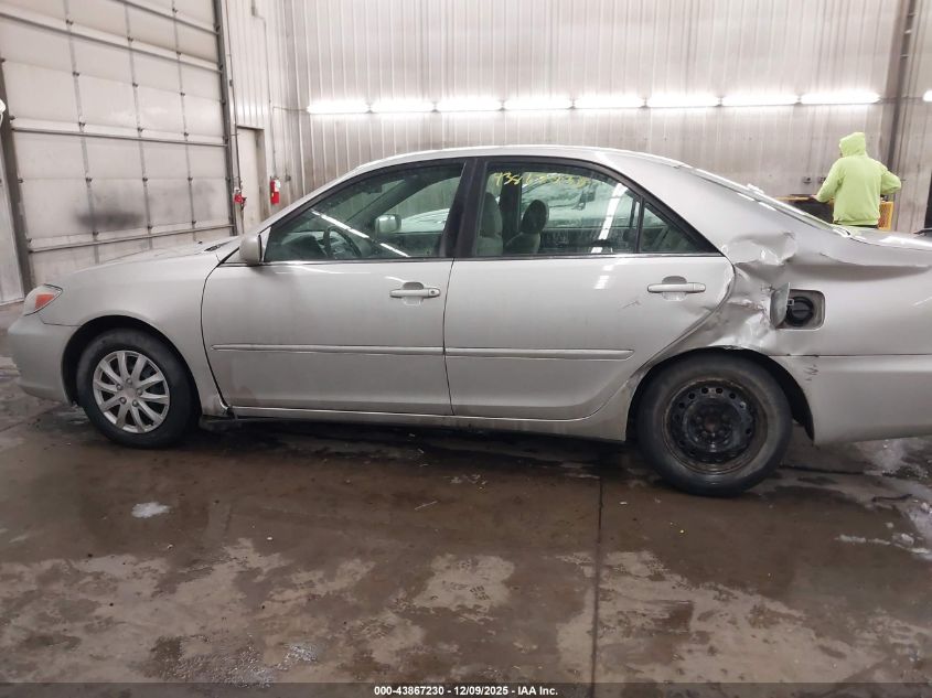 2002 Toyota Camry Le VIN: 4T1BE32K72U111954 Lot: 43867230