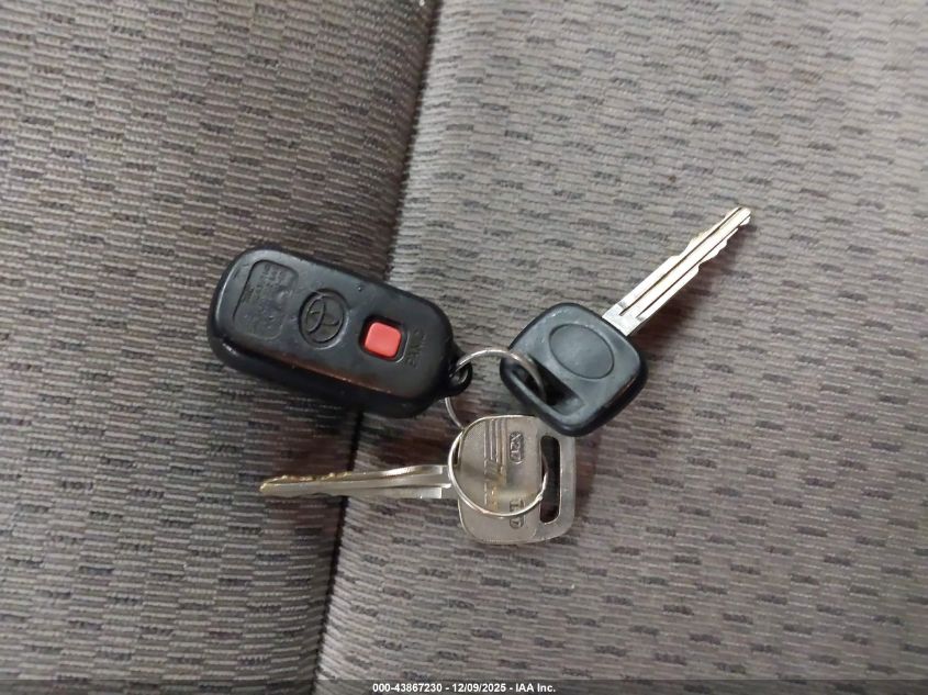 2002 Toyota Camry Le VIN: 4T1BE32K72U111954 Lot: 43867230