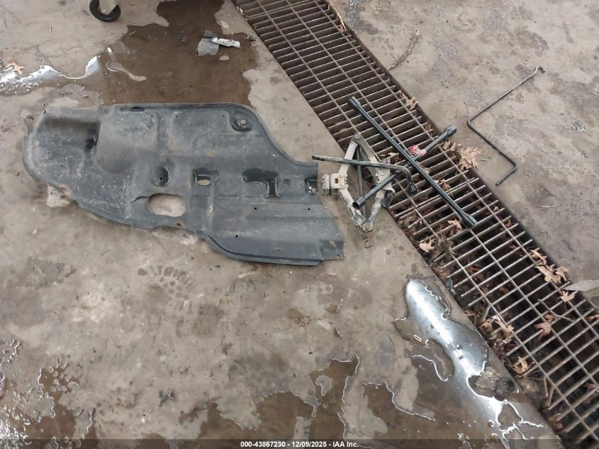 2002 Toyota Camry Le VIN: 4T1BE32K72U111954 Lot: 43867230