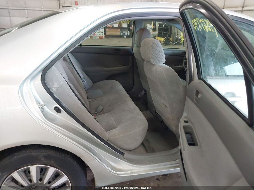 2002 Toyota Camry Le VIN: 4T1BE32K72U111954 Lot: 43867230