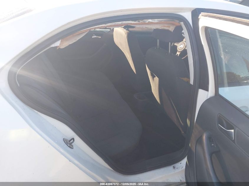 2013 Volkswagen Jetta 2.0L S VIN: 3VW2K7AJ9DM221809 Lot: 43867372