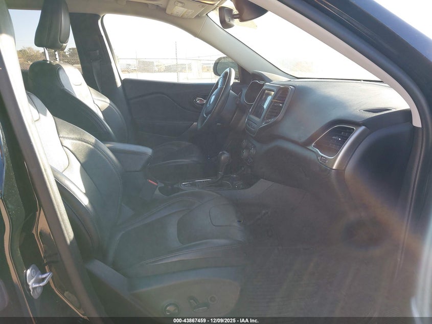 2022 Jeep Cherokee Latitude Lux 4X4