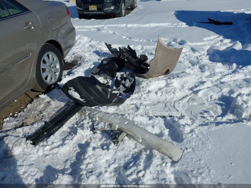 2003 Toyota Camry Xle VIN: 4T1BE30K33U758324 Lot: 43867470