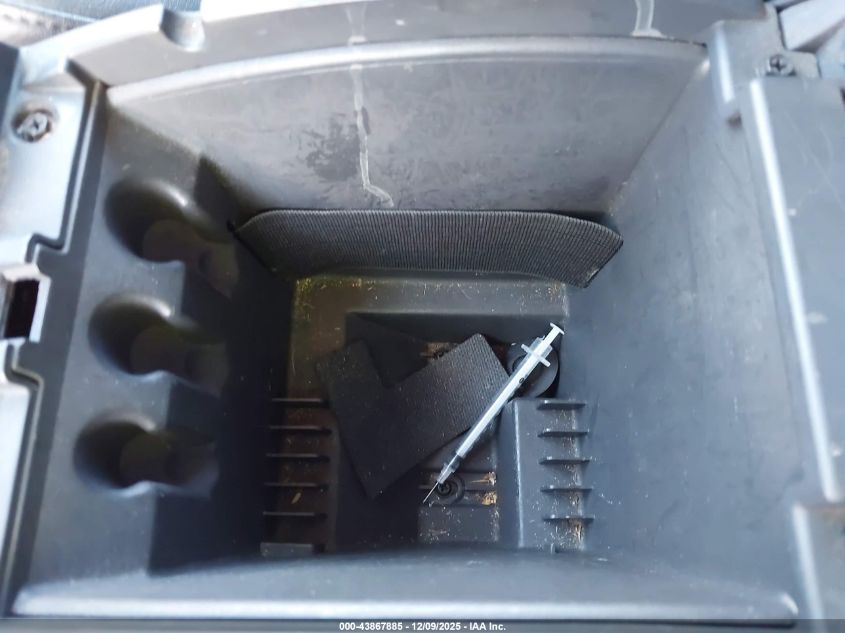 2004 Chrysler Pacifica VIN: 2C8GM68424R600946 Lot: 43867885