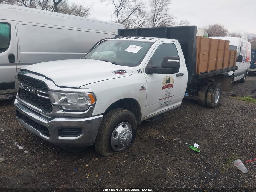 2023 Ram 3500 Chassis Tradesman/Slt