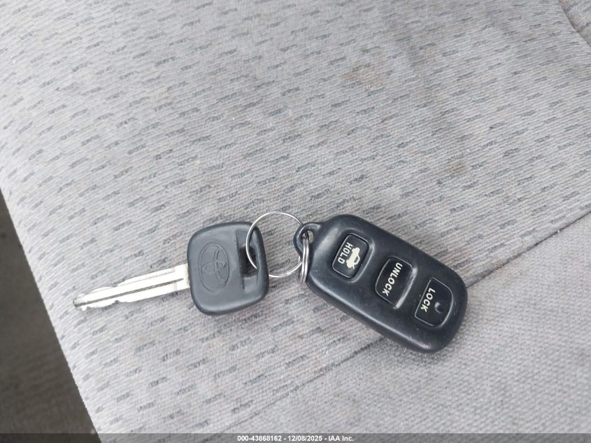 2004 Toyota Camry Le VIN: 4T1BE32K94U939345 Lot: 43868162