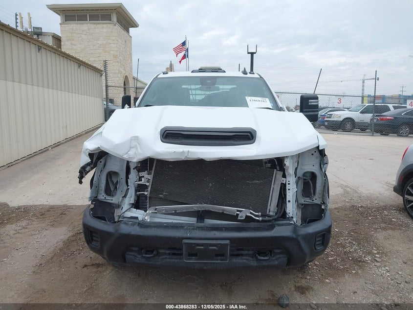 1GB4WRE72RF194698 2024 CHEVROLET SILVERADO photo no. 14