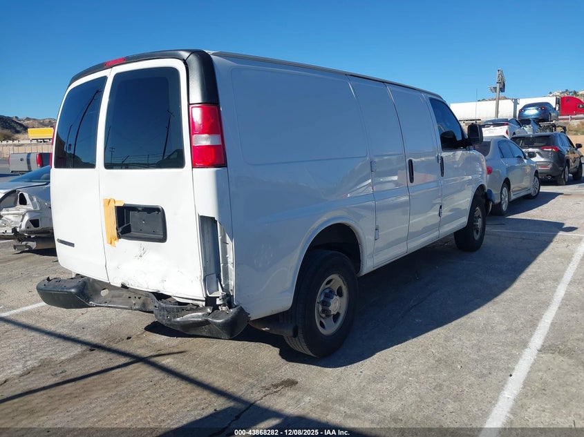 1GCWGAFPXJ1316629 2018 CHEVROLET EXPRESS photo no. 4