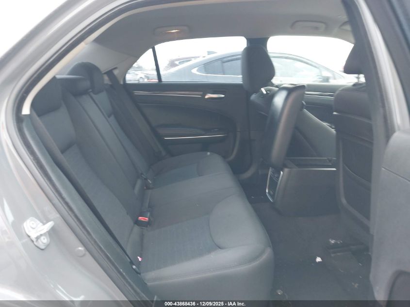 2019 Chrysler 300 Touring VIN: 2C3CCAAG7KH511424 Lot: 43868436