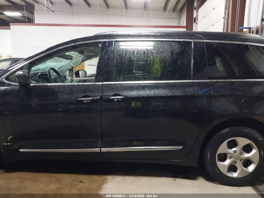 2017 Chrysler Pacifica Touring-L Plus VIN: 2C4RC1EGXHR721096 Lot: 43868617