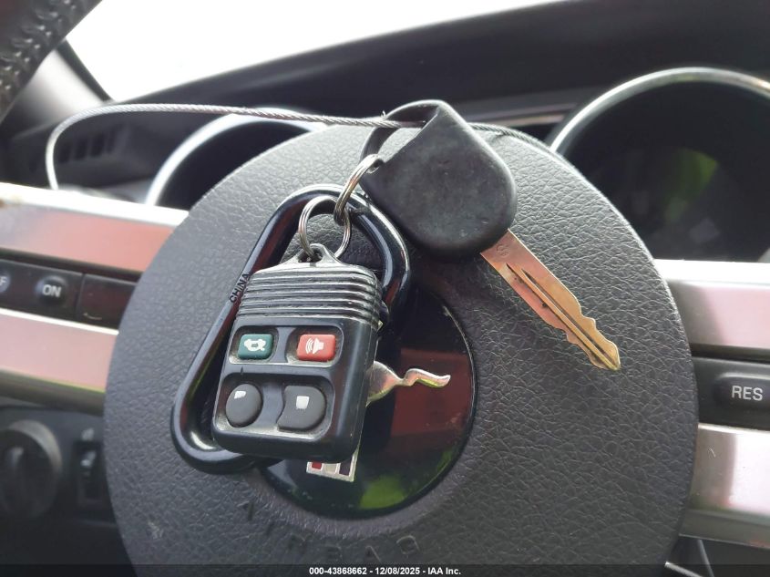 2005 Ford Mustang VIN: 1ZVFT84N855240247 Lot: 43868662