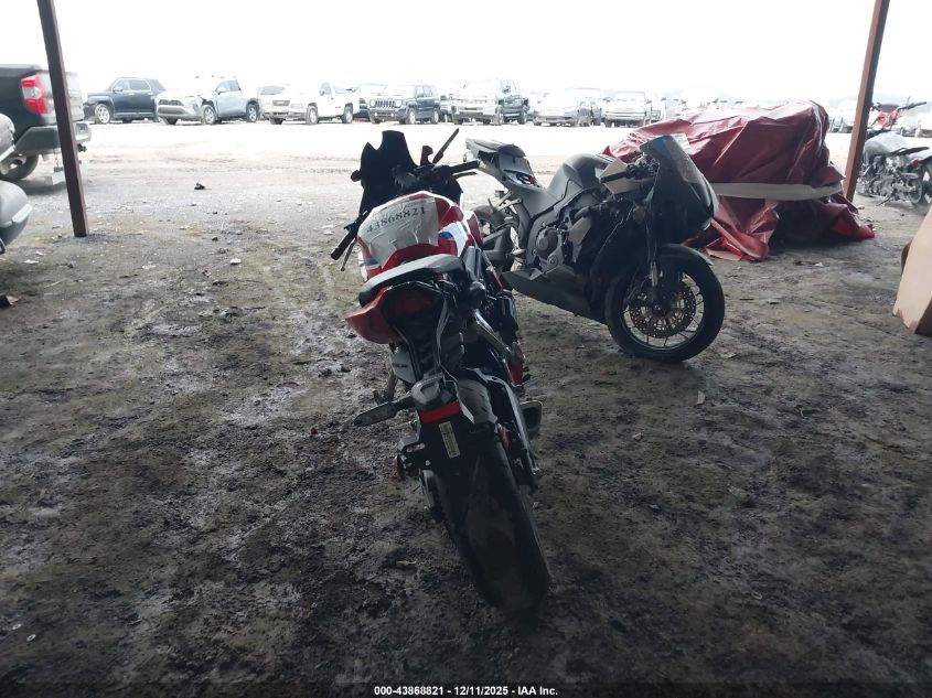 2024 Honda Cbr650 R VIN: MLHRH1558R5001663 Lot: 43868821