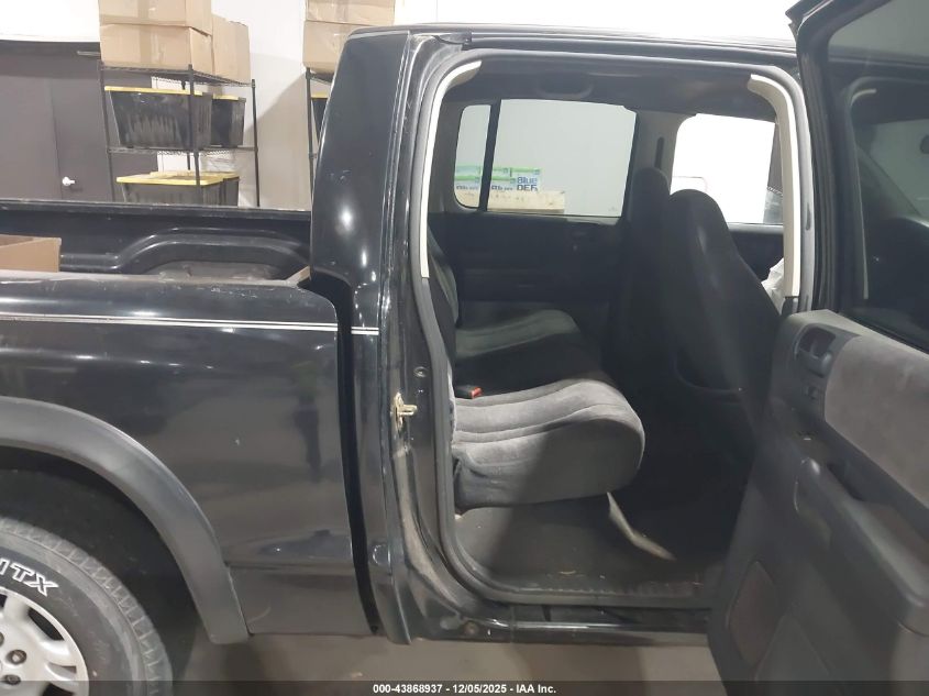 2004 Dodge Dakota Sport/Sxt VIN: 1D7HL38N14S768694 Lot: 43868937