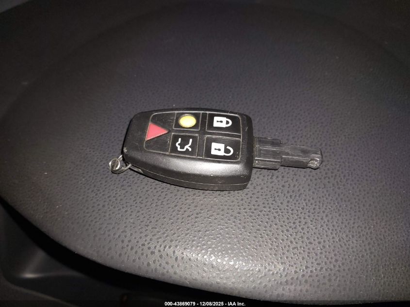 2005 Volvo V50 T5/T5 Awd VIN: YV1MJ682952079116 Lot: 43869079