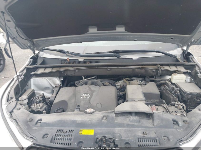 2019 Toyota Highlander Xle VIN: 5TDJZRFH1KS579270 Lot: 43869187