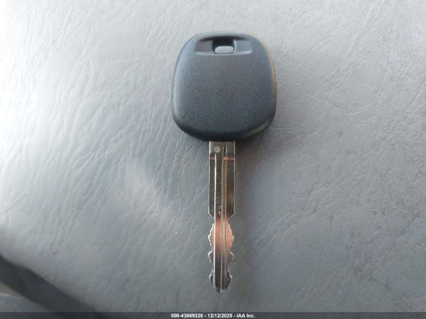 2002 Toyota Camry Le VIN: 4T1BE32K22U576903 Lot: 43869328