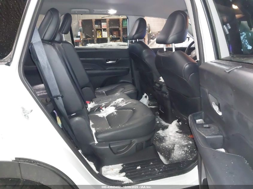 2024 Toyota Grand Highlander Xle VIN: 5TDAAAB51RS017741 Lot: 43869452