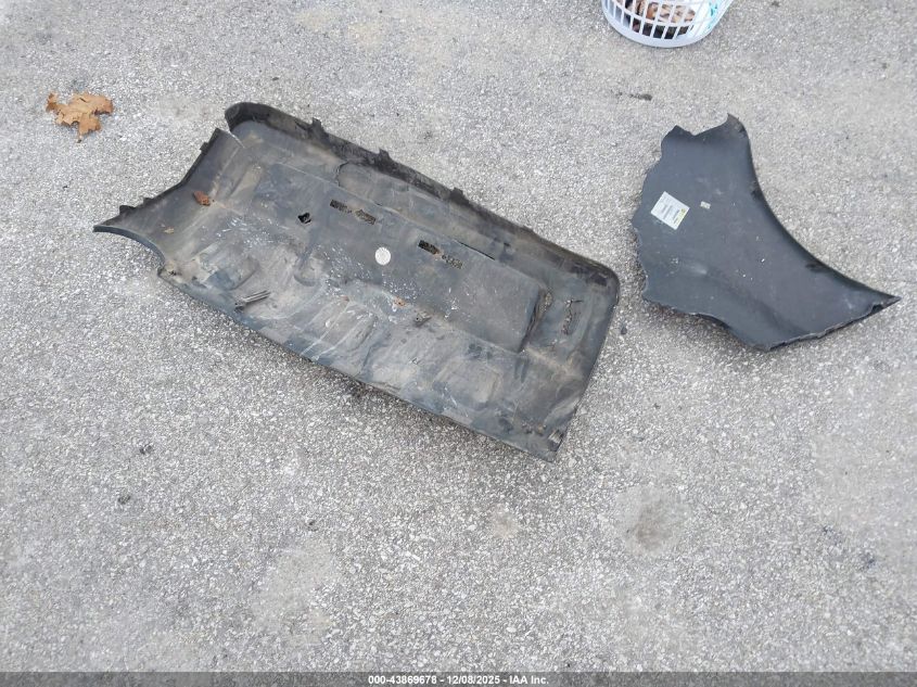 2011 Kia Soul + VIN: KNDJT2A2XB7258298 Lot: 43869678