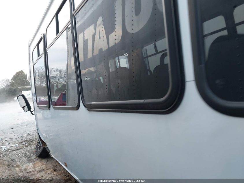 2017 Ford E-450 Cutaway VIN: 1FDFE4FS0HDC55761 Lot: 43869782