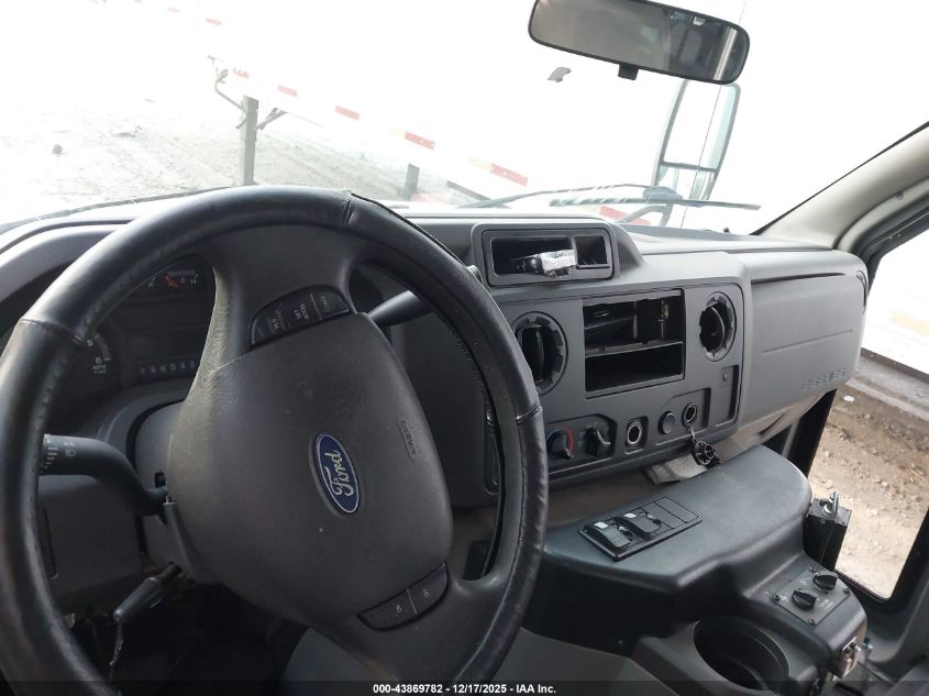 2017 Ford E-450 Cutaway VIN: 1FDFE4FS0HDC55761 Lot: 43869782