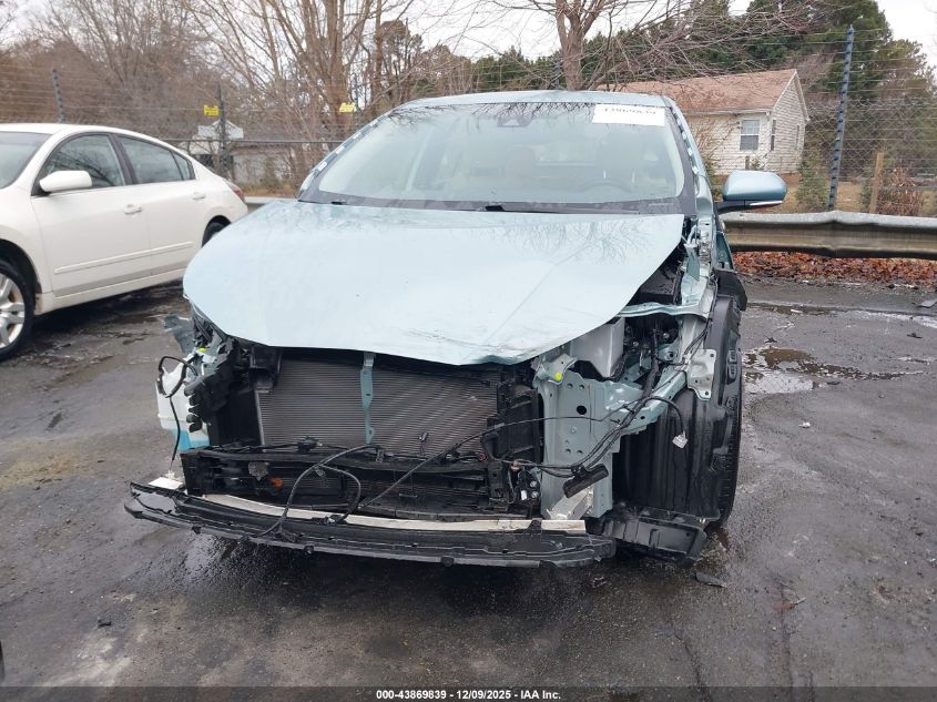 2022 Toyota Prius Xle Awd-E VIN: JTDL9MFU7N3040098 Lot: 43869839