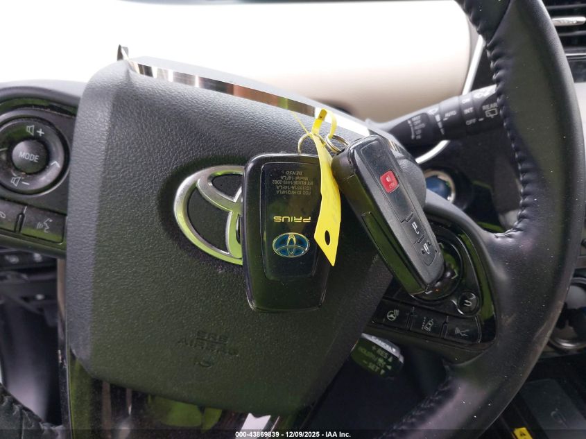 2022 Toyota Prius Xle Awd-E VIN: JTDL9MFU7N3040098 Lot: 43869839