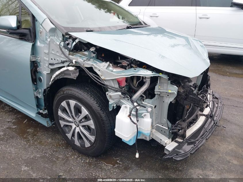 2022 Toyota Prius Xle Awd-E VIN: JTDL9MFU7N3040098 Lot: 43869839