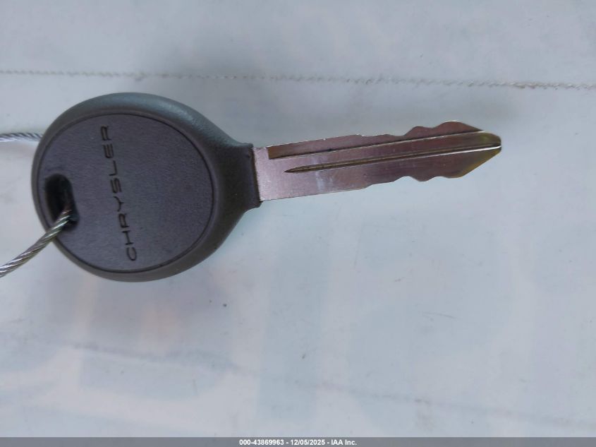 2002 Chrysler Town & Country Limited VIN: 2C8GP64LX2R748795 Lot: 43869963