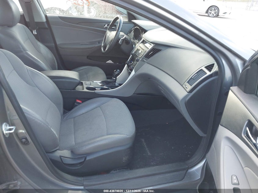 2013 HYUNDAI SONATA auction photo 5