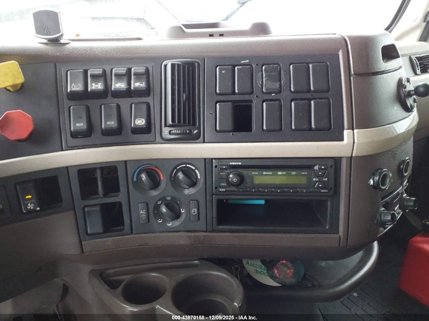 2015 Volvo Vn Vnl VIN: 4V4NC9EH9FN913162 Lot: 43870158