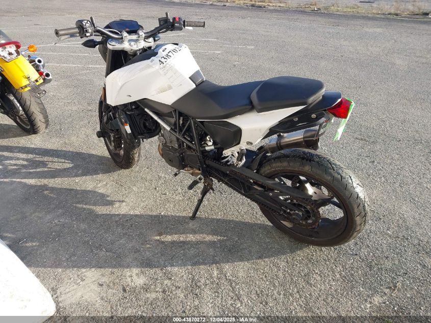 2018 Ktm 690 Duke VIN: VBKLDV400JM718794 Lot: 43870272