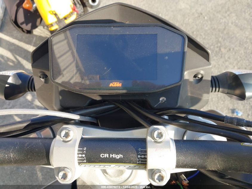 2018 Ktm 690 Duke VIN: VBKLDV400JM718794 Lot: 43870272