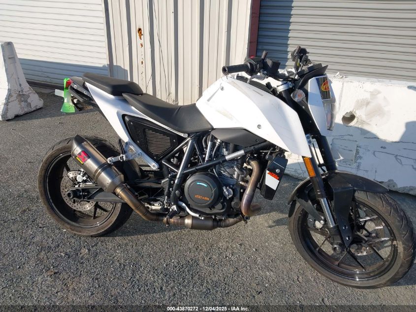 2018 Ktm 690 Duke VIN: VBKLDV400JM718794 Lot: 43870272