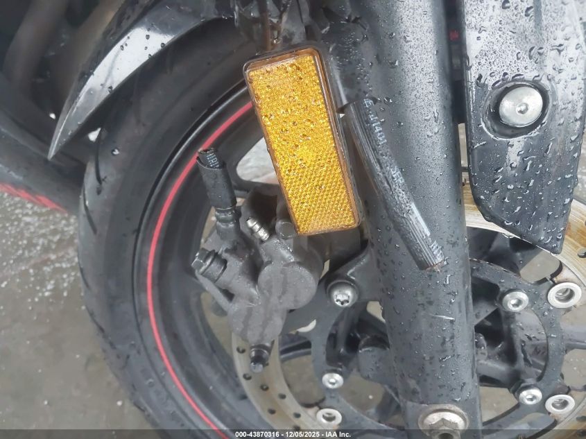 2015 Yamaha Yzfr3 VIN: MH3RH06Y2FK001498 Lot: 43870316