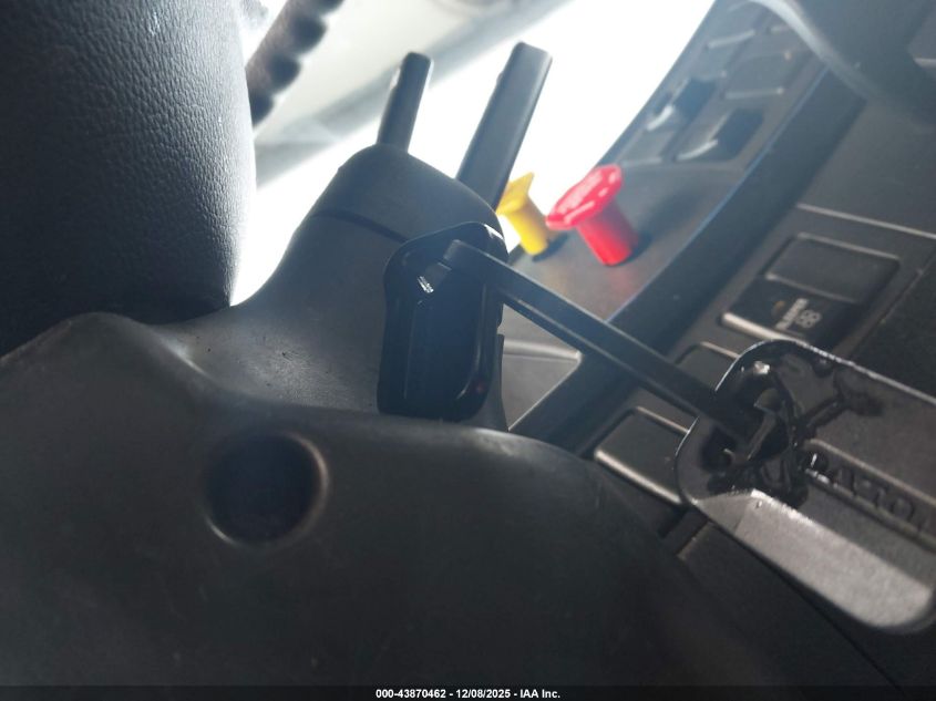 2005 Volvo Vn Vnl VIN: 4V4NC9TJ45N370632 Lot: 43870462