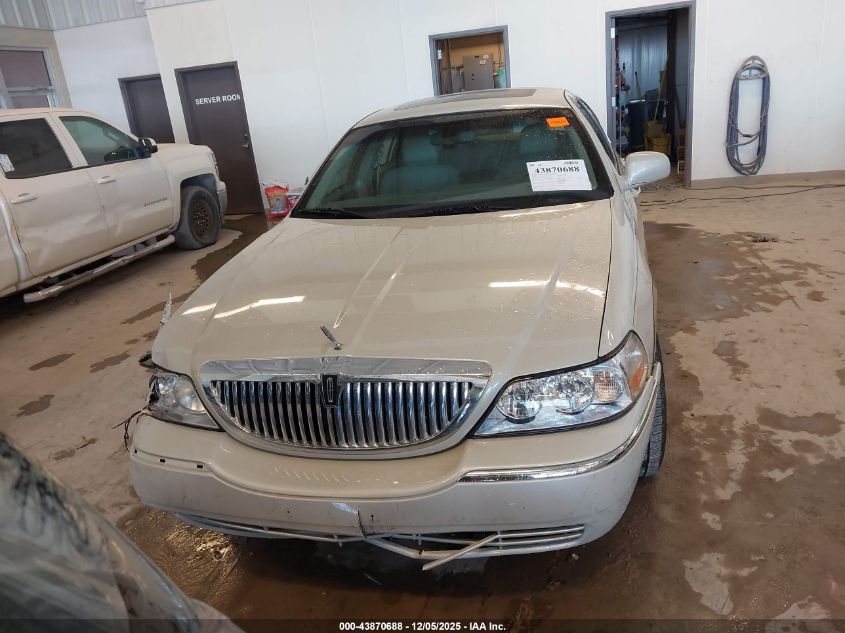 2007 Lincoln Town Car Signature Limited VIN: 1LNHM82V77Y630703 Lot: 43870688