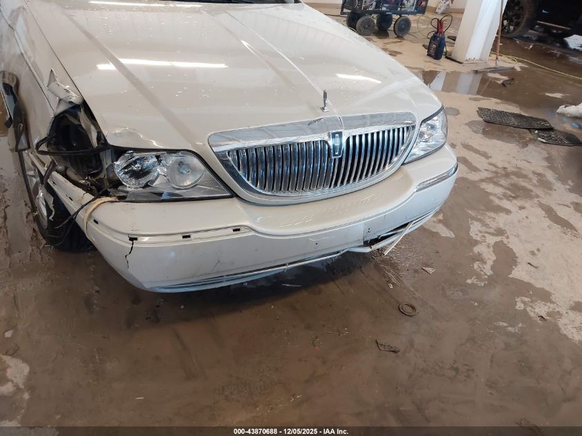 2007 Lincoln Town Car Signature Limited VIN: 1LNHM82V77Y630703 Lot: 43870688