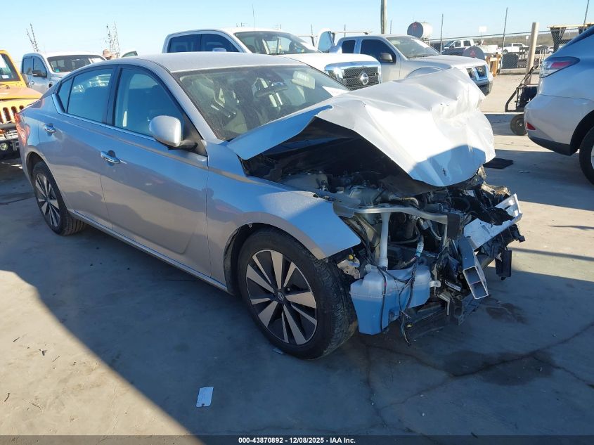 NISSAN ALTIMA SV FWD