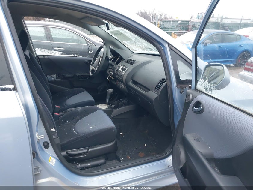 JHMGD38688S033811 2008 HONDA FIT photo no. 5