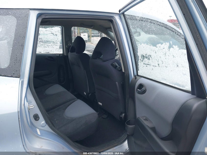 JHMGD38688S033811 2008 HONDA FIT photo no. 8