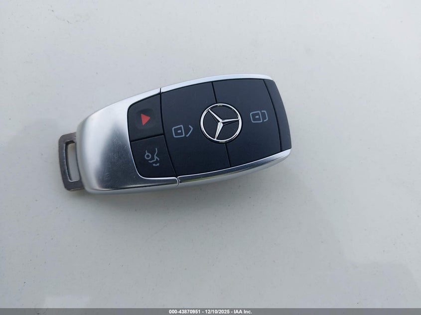 MERCEDES-BENZ AMG C 43 - zdjęcie 11
