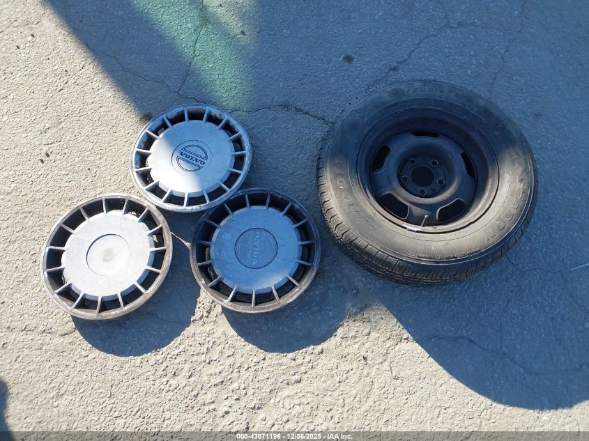 1991 Volvo 240 VIN: YV1AA8840M1441323 Lot: 43871196