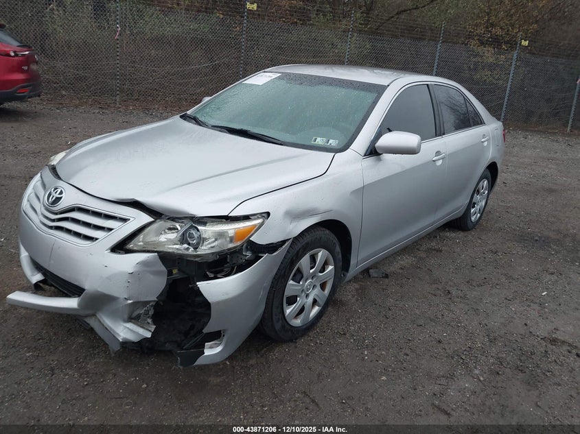 4T1BF3EK7BU669764 2011 TOYOTA CAMRY photo no. 2
